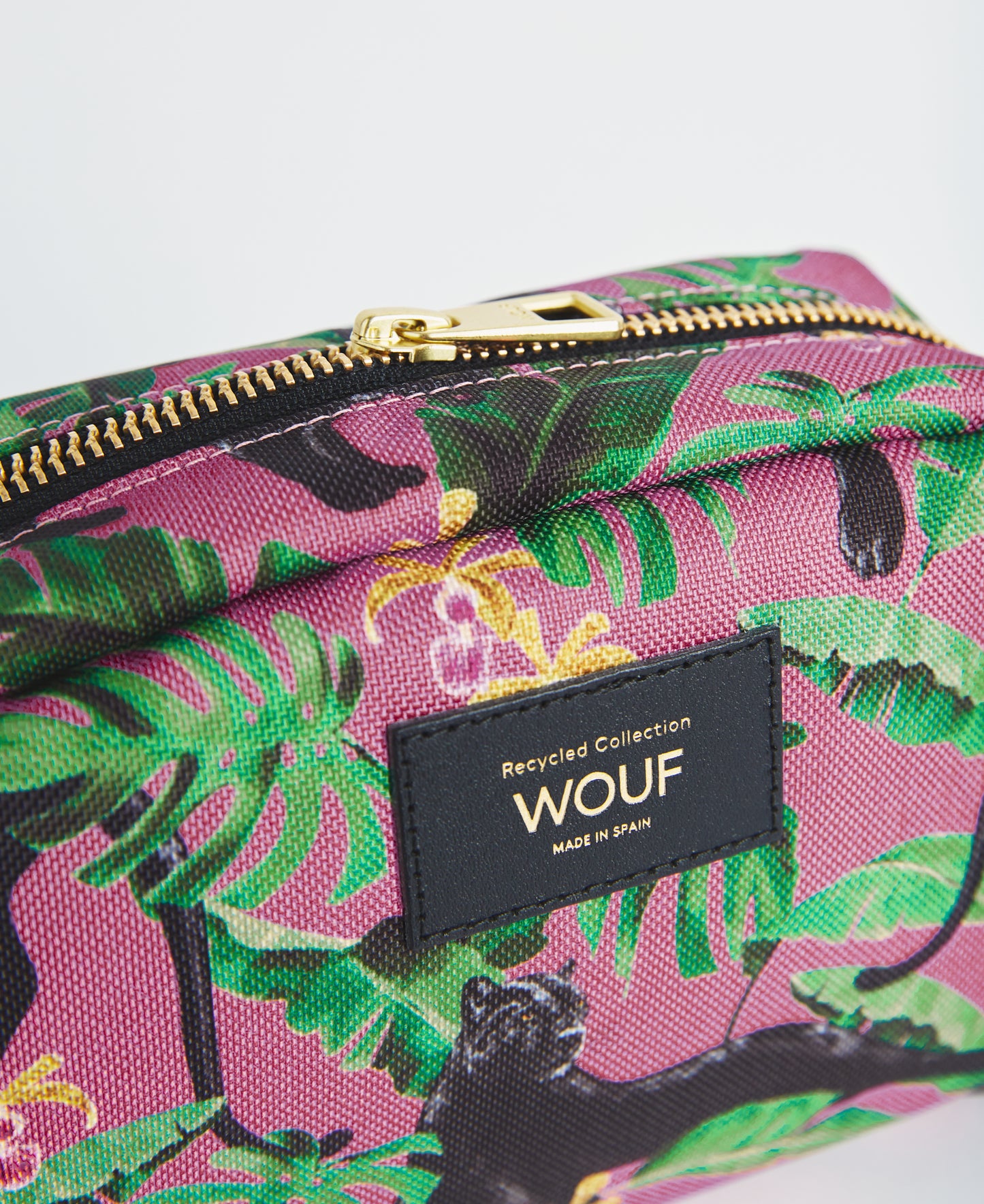 rose-yucata-toiletry-bag-2