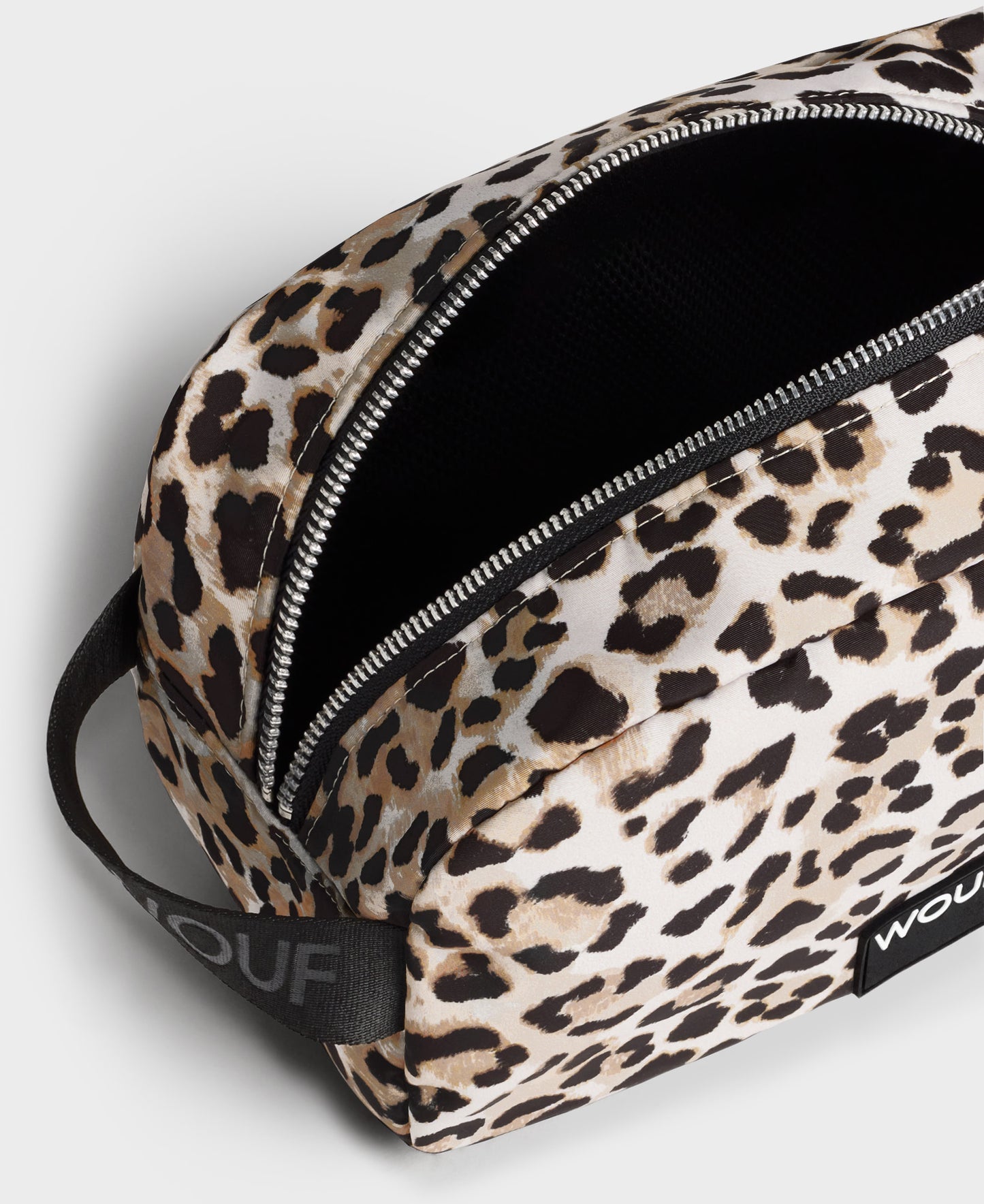 kim-large-toiletry-bag-3
