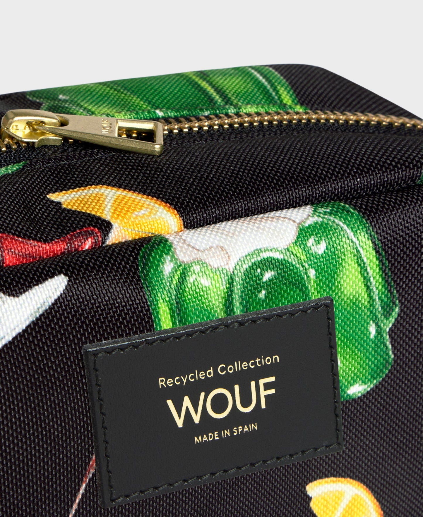 Cheers Toiletry Bag - 2 details