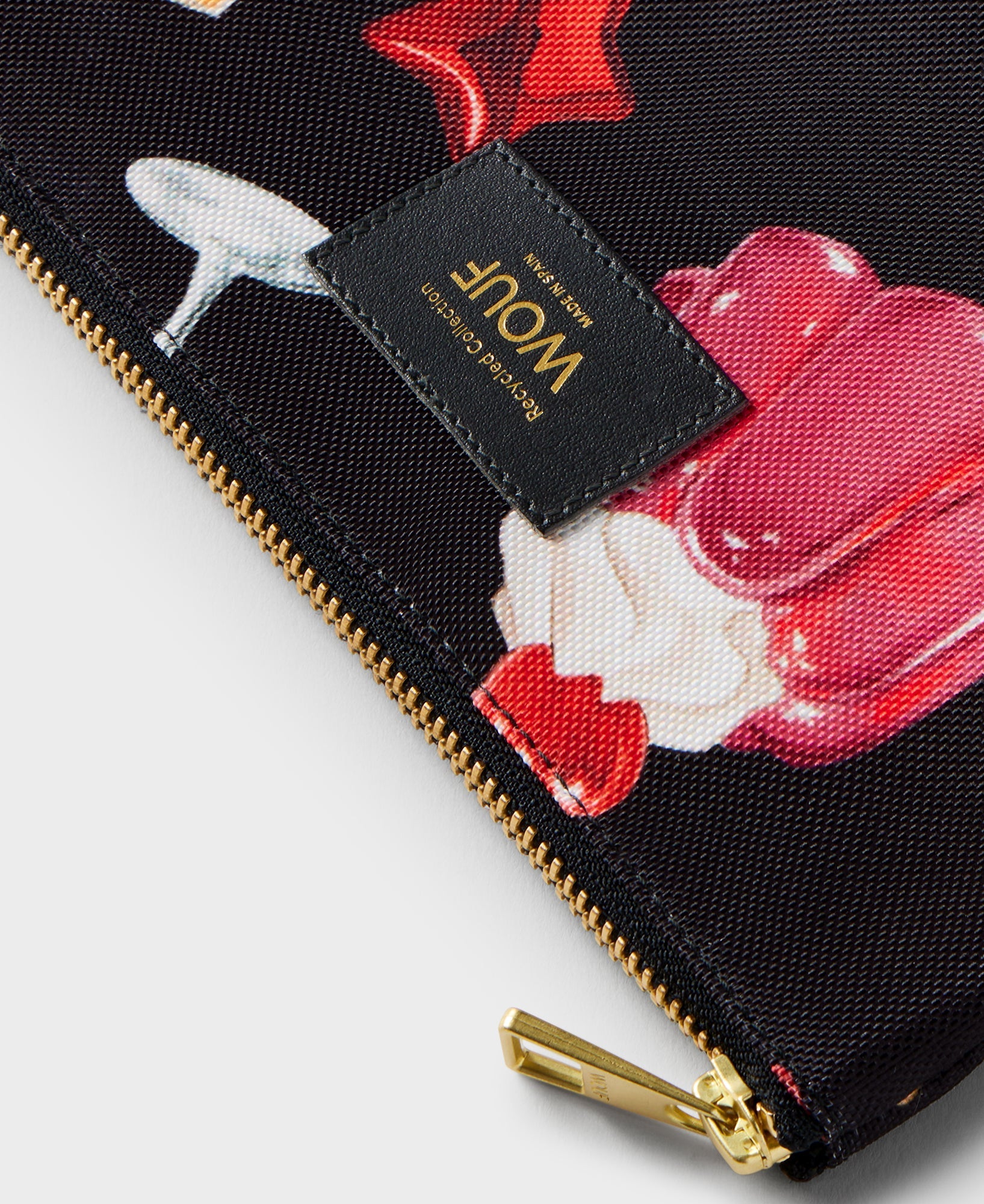 Cheers Pouch  - 2 details
