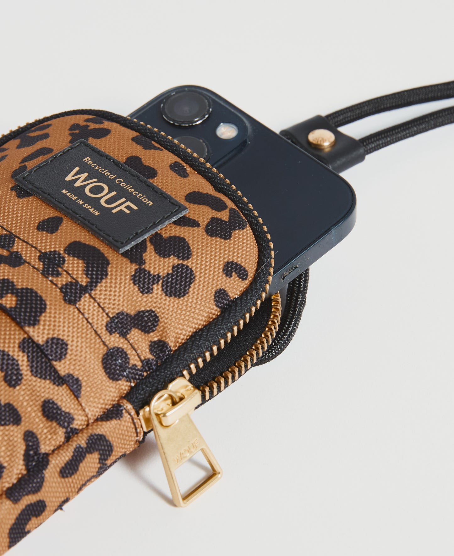 Agar Crossbody Phone Bag
