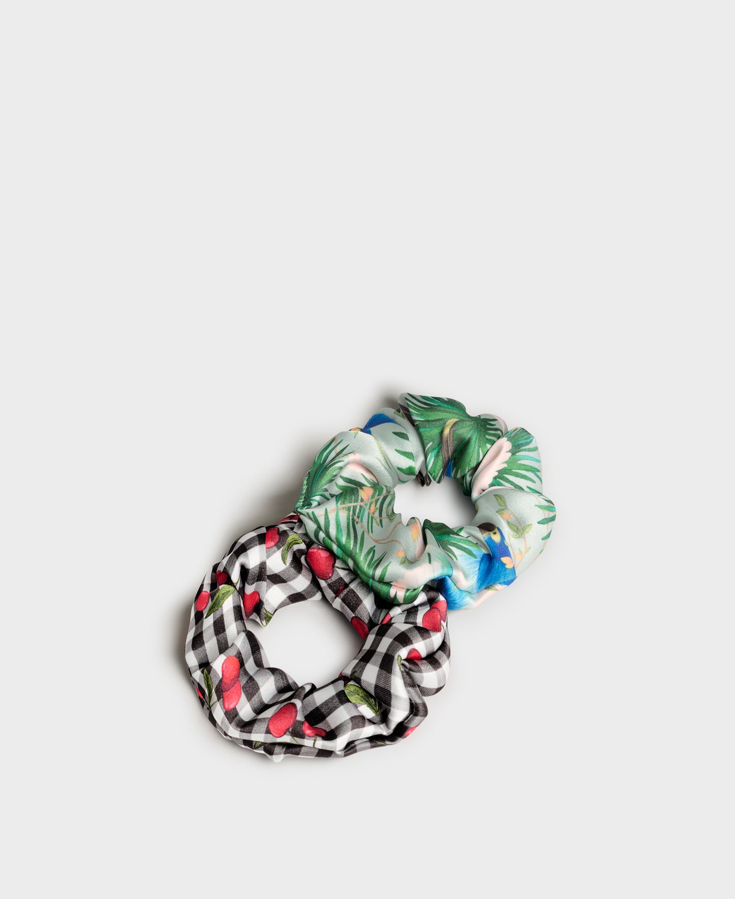 Abril & Maya Scrunchies - 2 details