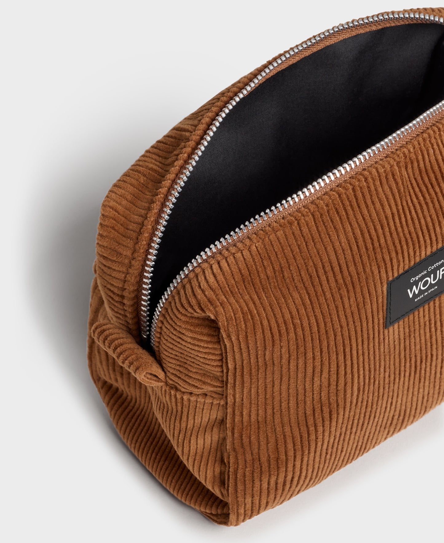 caramel-toiletry-bag-2