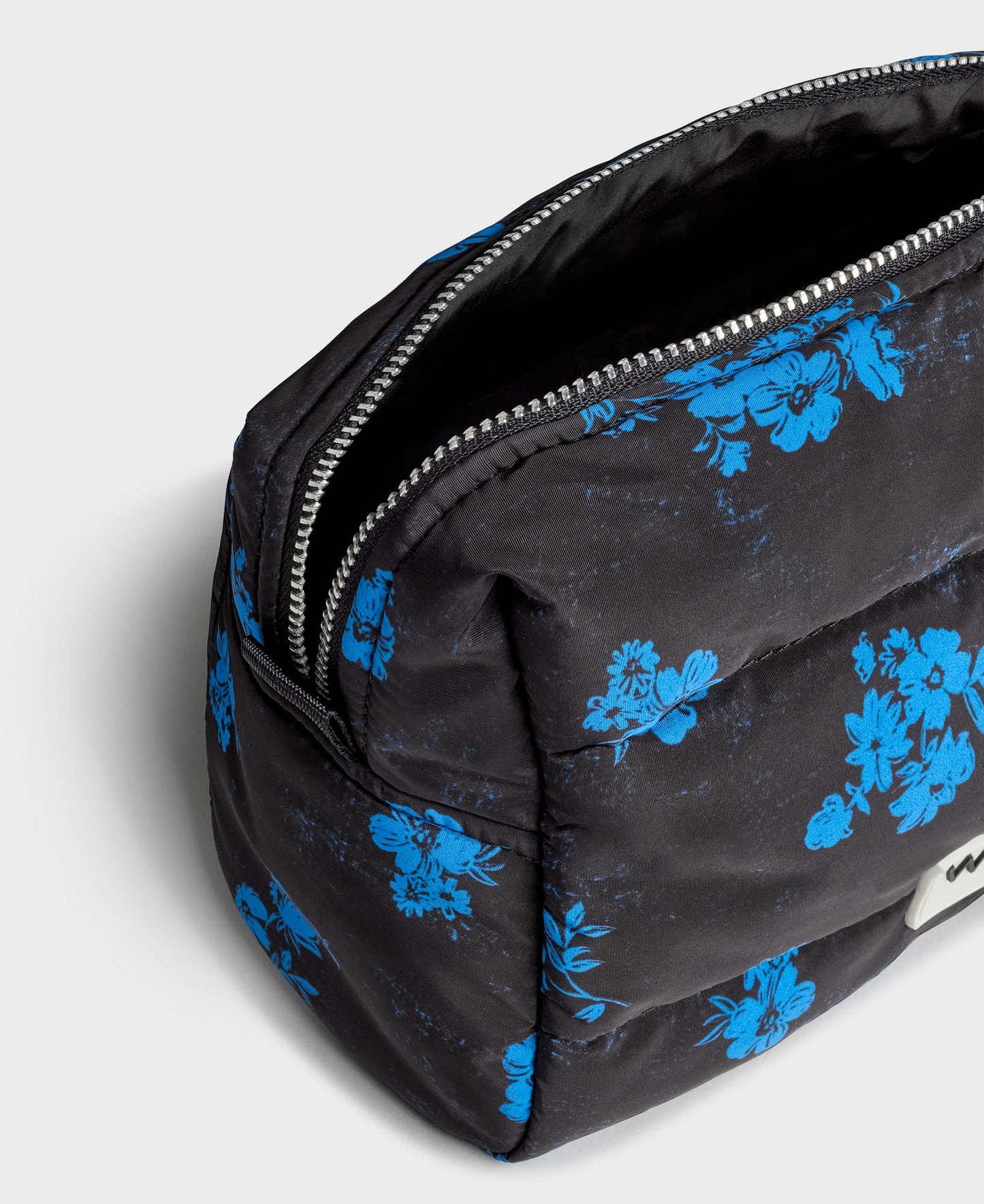 dalia-toiletry-bag-2