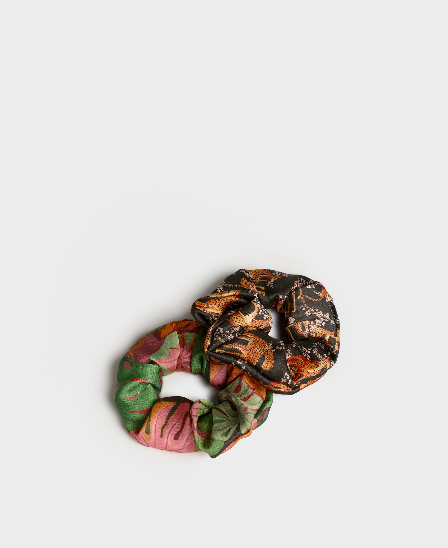 Salome & Mia Scrunchies - 3 - WOUF