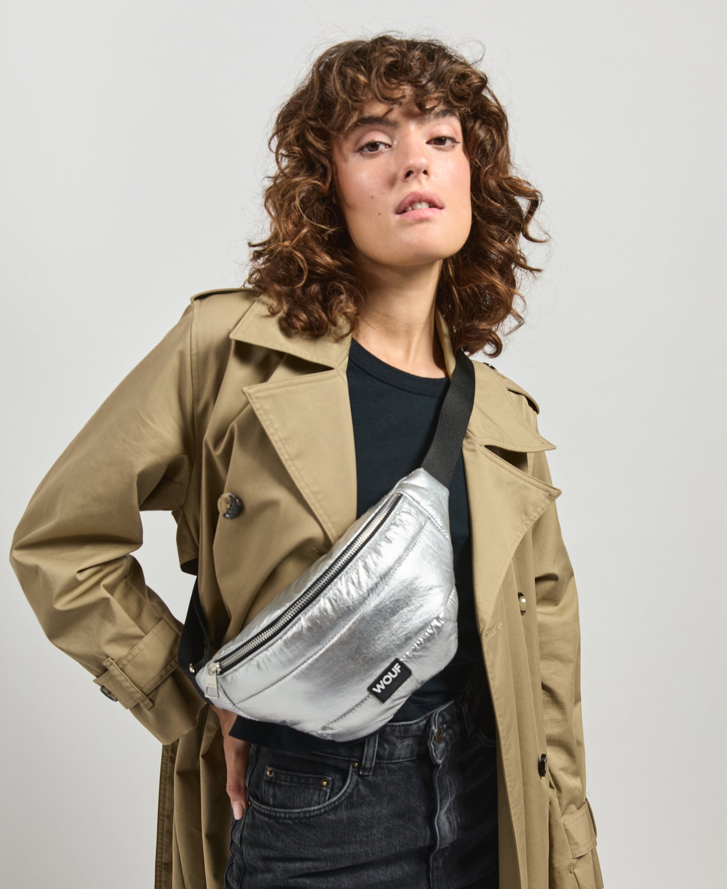 silver-glossy-waistbag-2