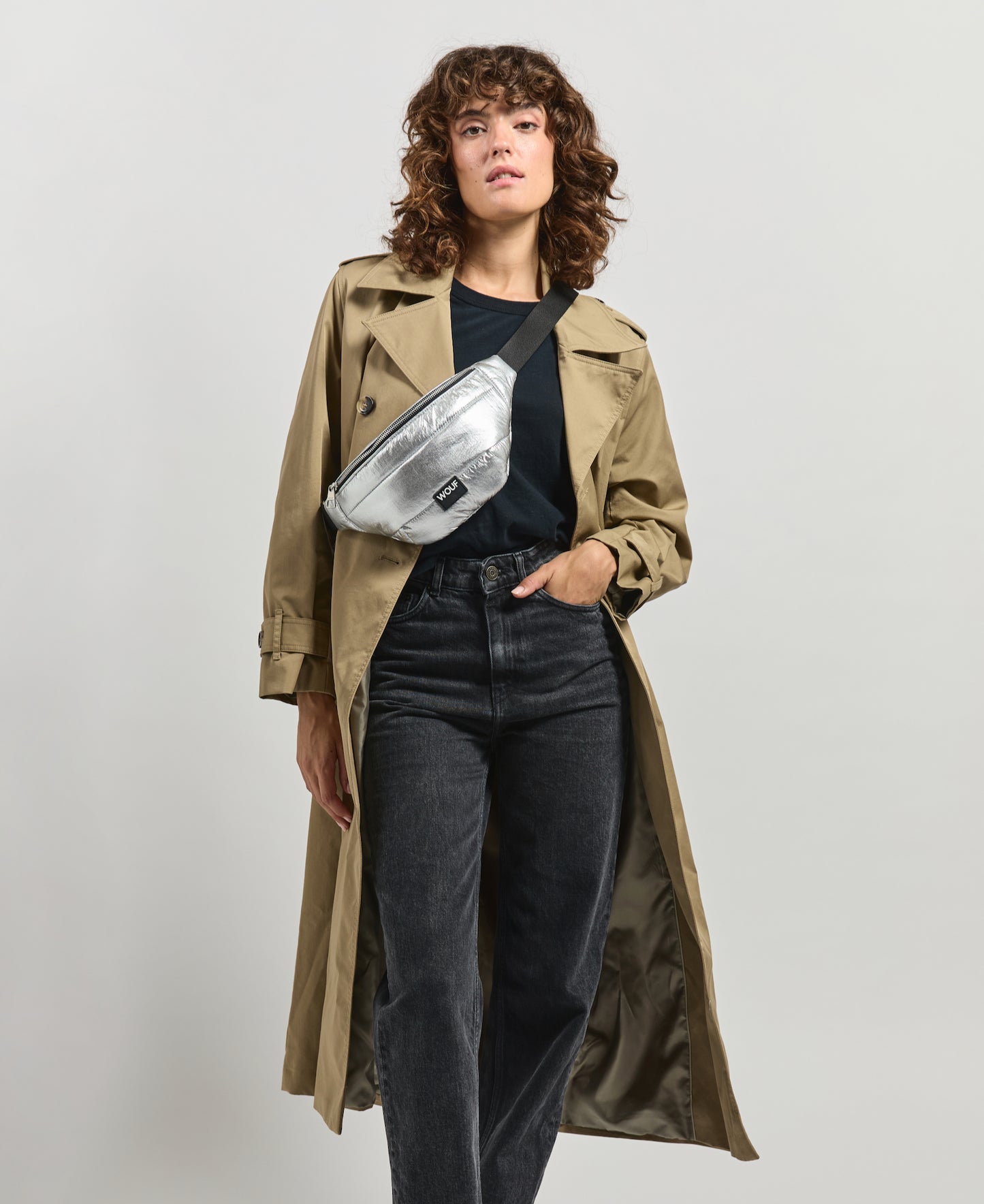silver-glossy-waistbag-3