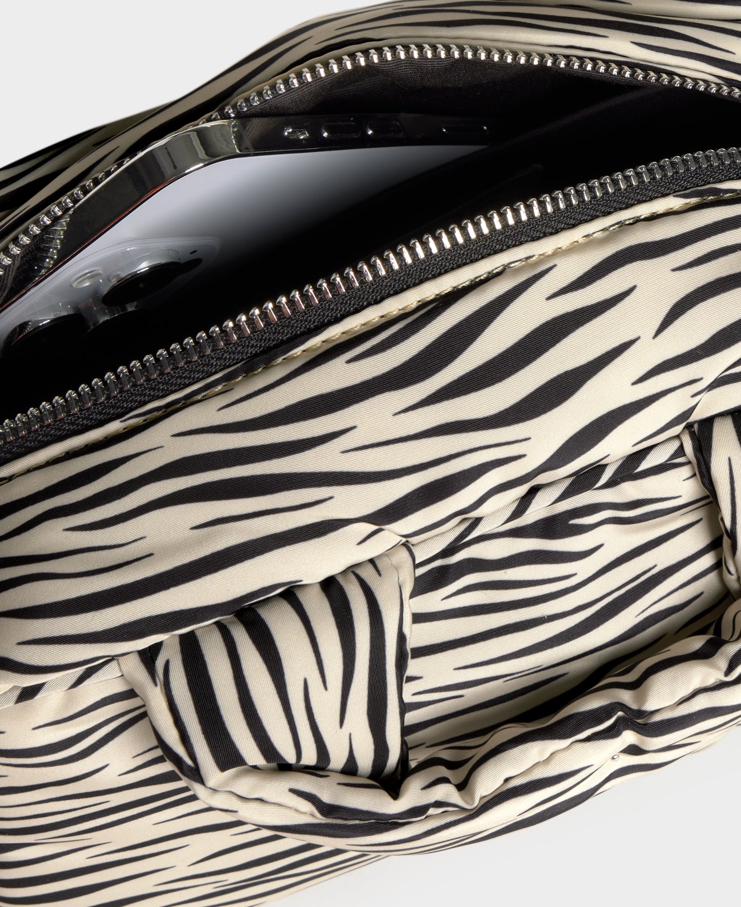 Interior of the bowling bag with zebra print in beige and black tones - Wouf
