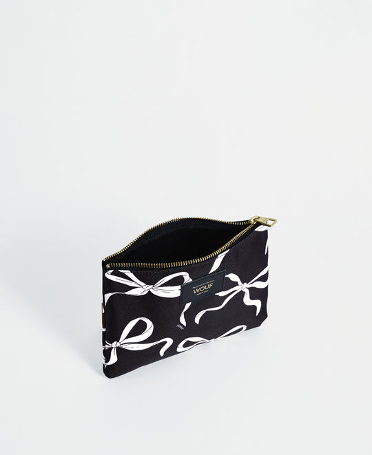 Carlota Pouch