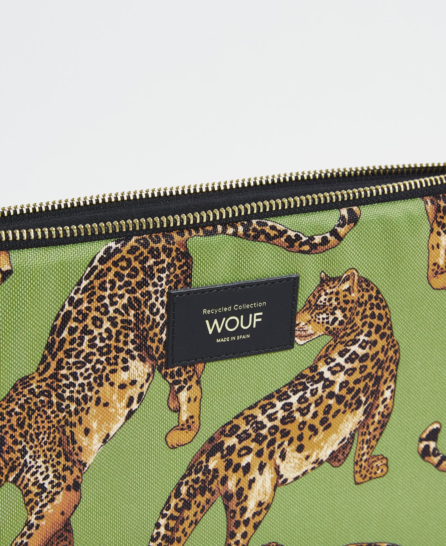 olive-leopard-laptop-sleeve-13-14-5