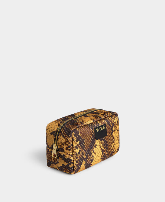 Boa toiletry side