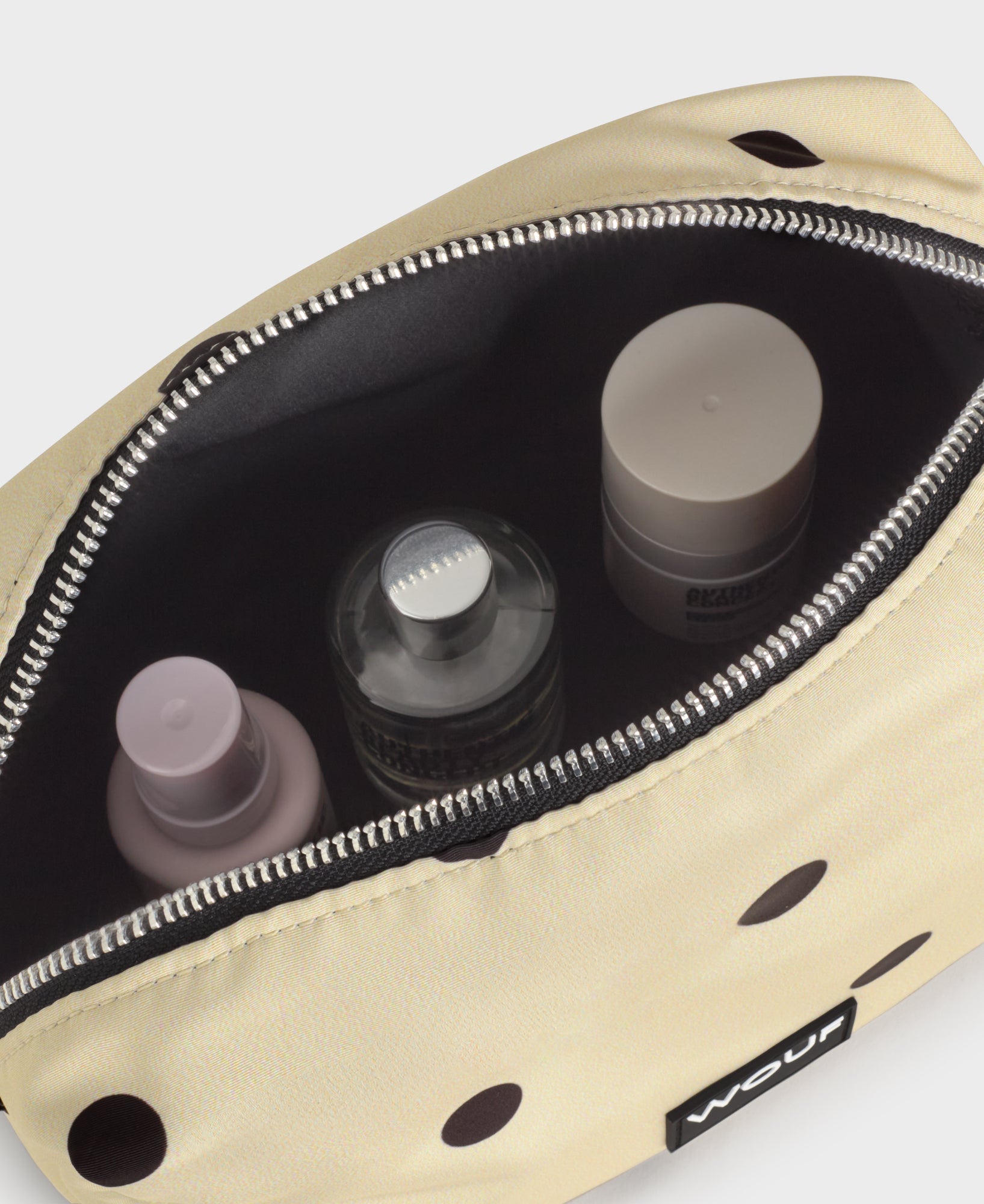 Sustainable Deauville Toiletry Bag  - 4