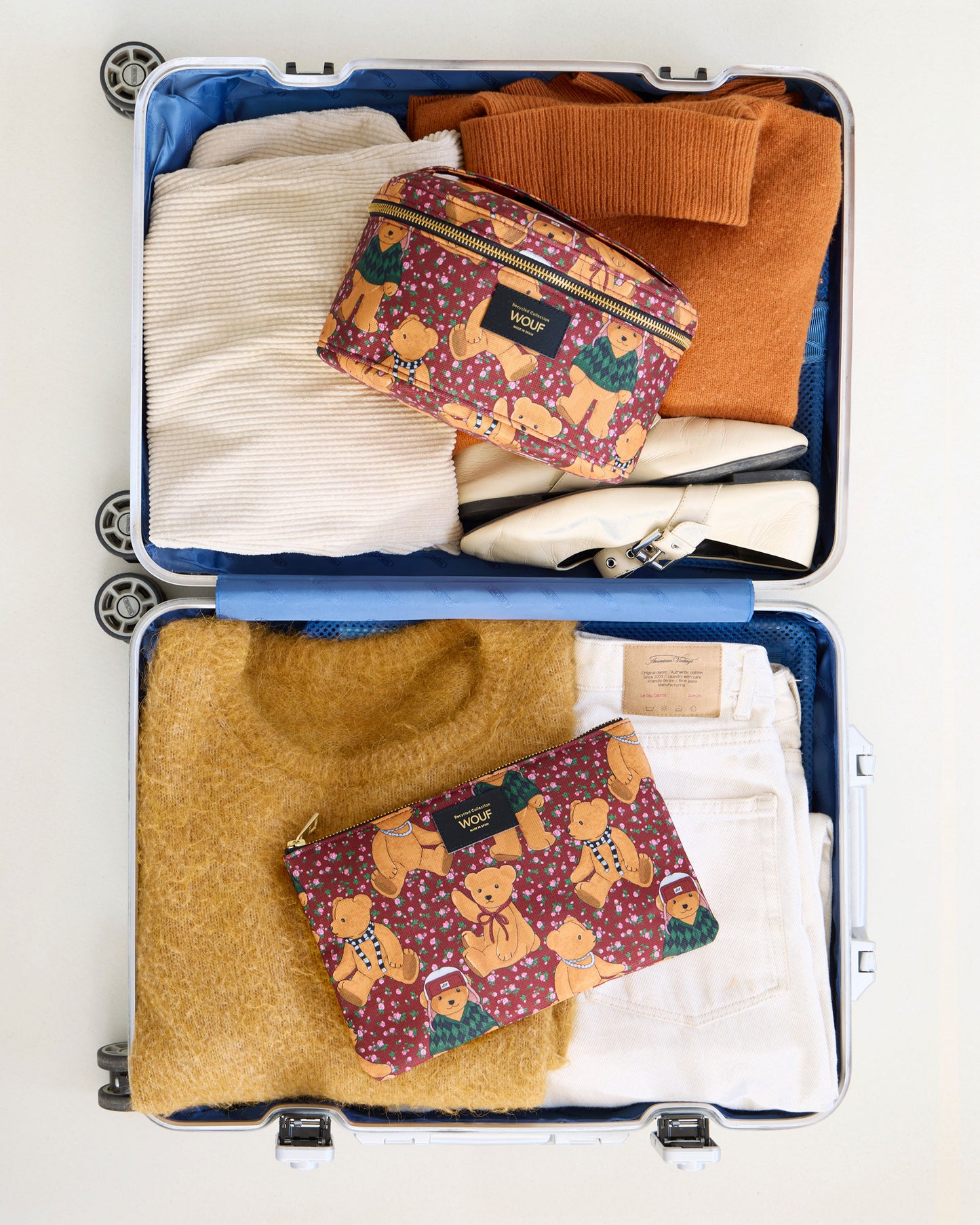Lifestyle image of the Cozy XL pouch with teddy bear print - Wouf