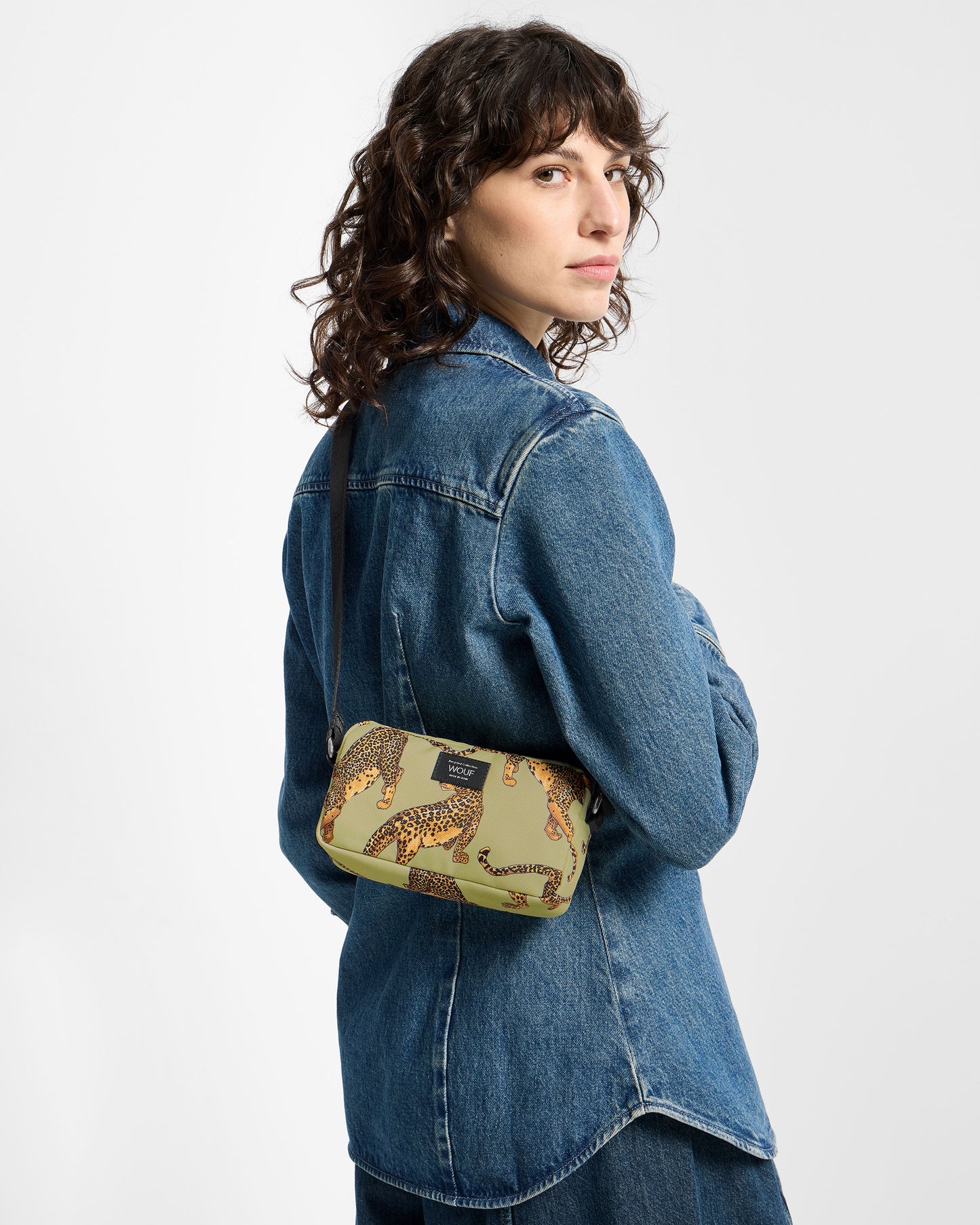 Mannequin avec mini sac à imprimé léopard vert et noir - Wouf