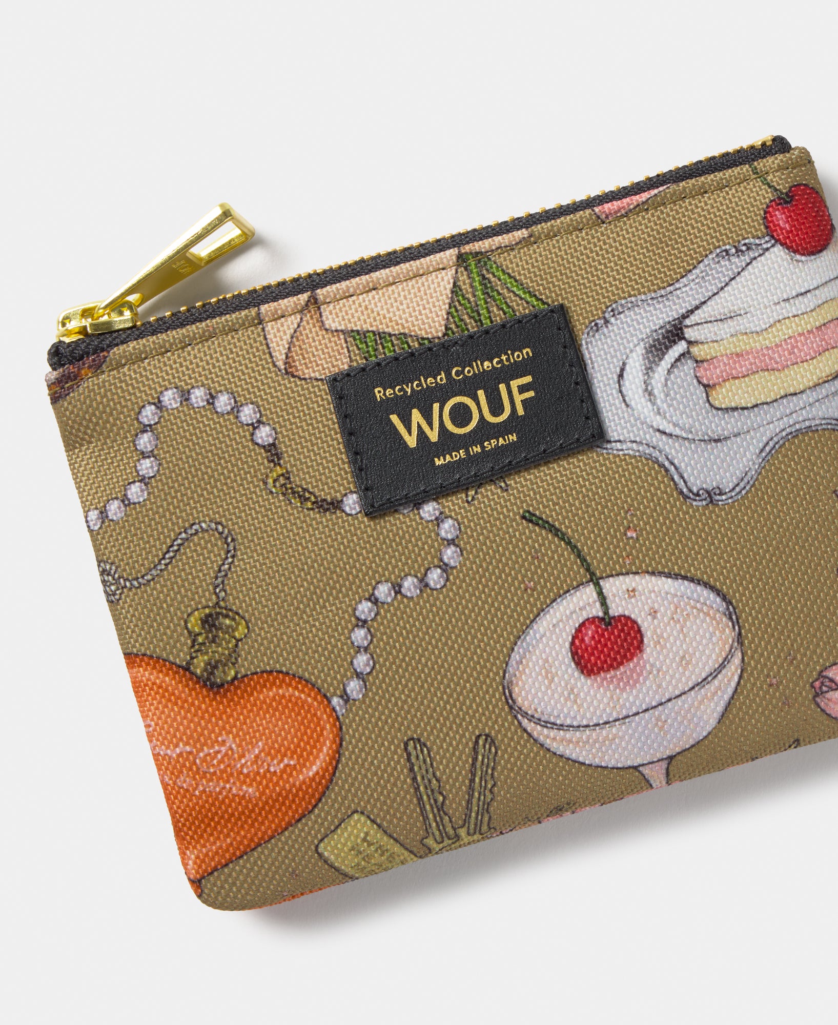 Detail of the Tender small pouch with multicolour illustrated print on a khaki background - Wouf