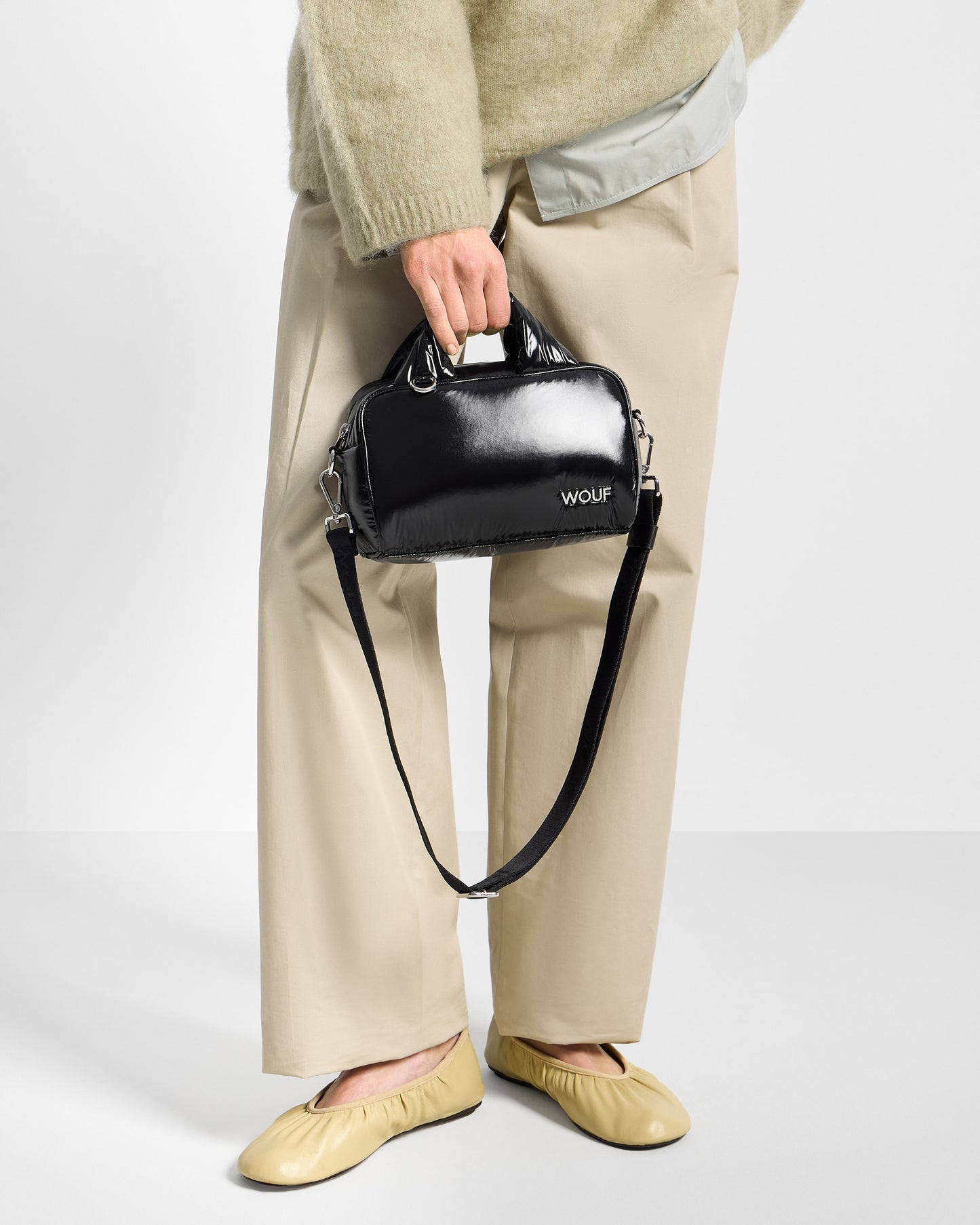Détail de mannequin avec bowling Bag coloris noir avec finition brillante - Wouf