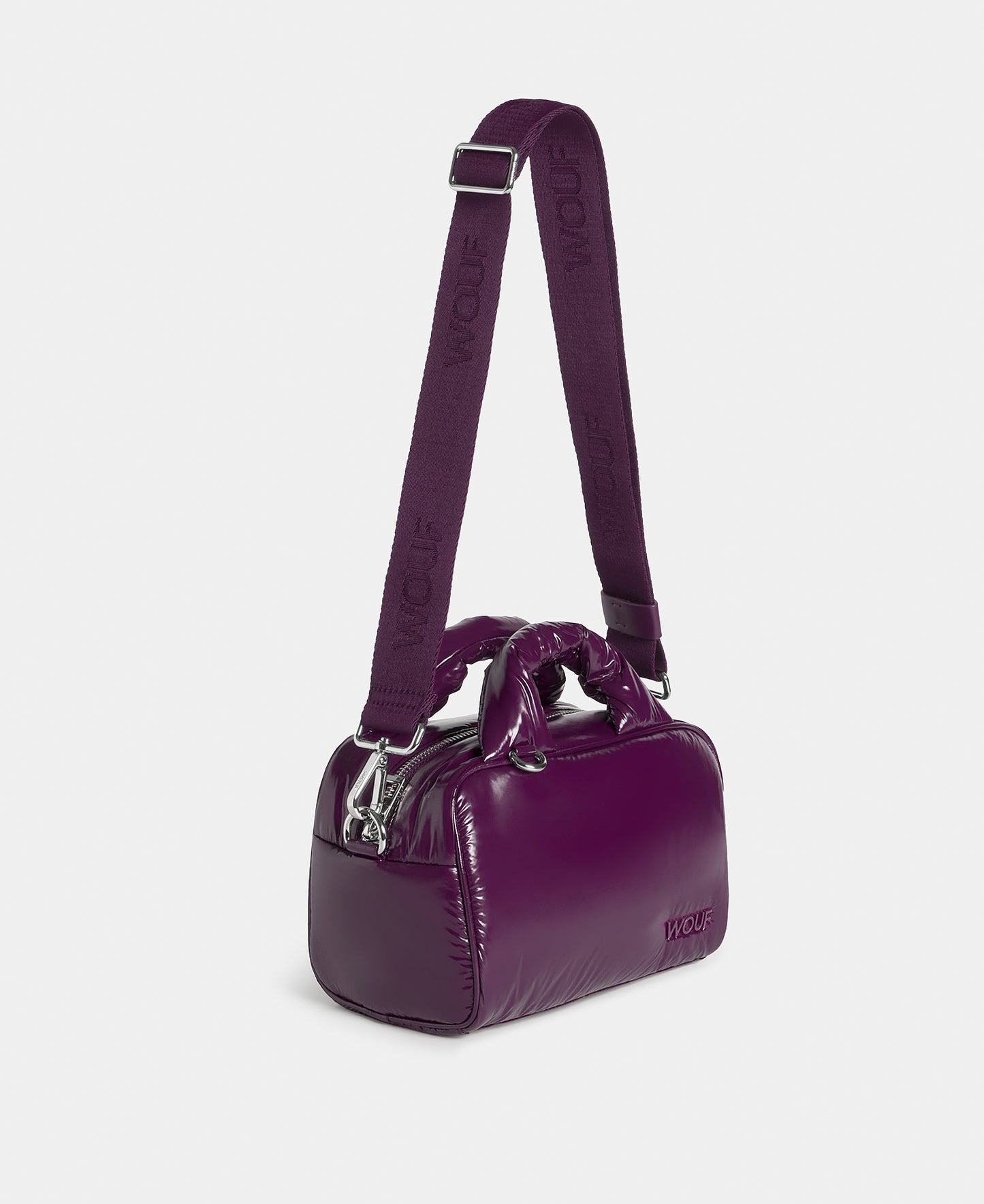 Side view of the bowling bag plum colour with a shiny finish - Wouf