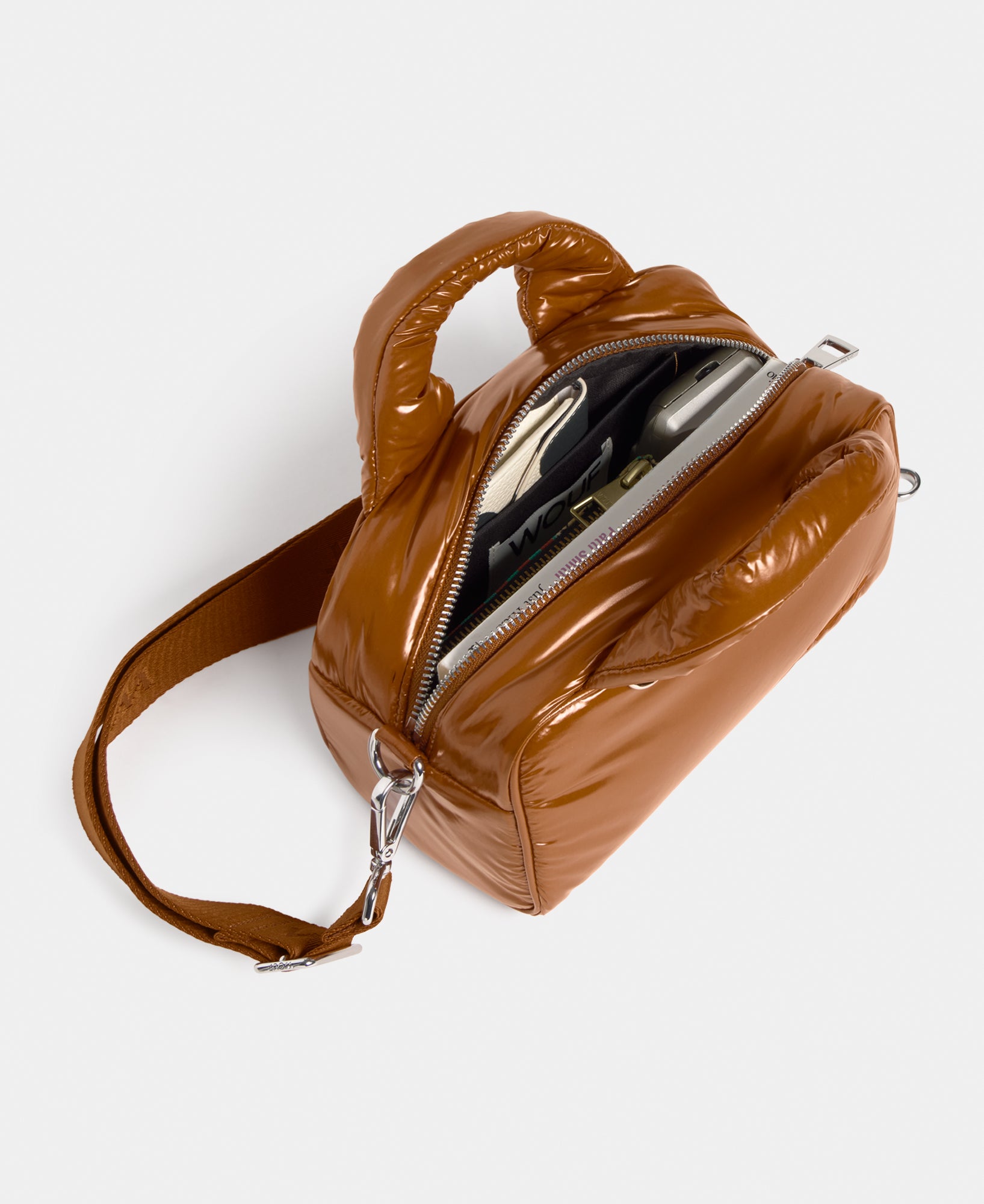 Interior of the bowling bag toasted brown colour with a shiny finish - Wouf