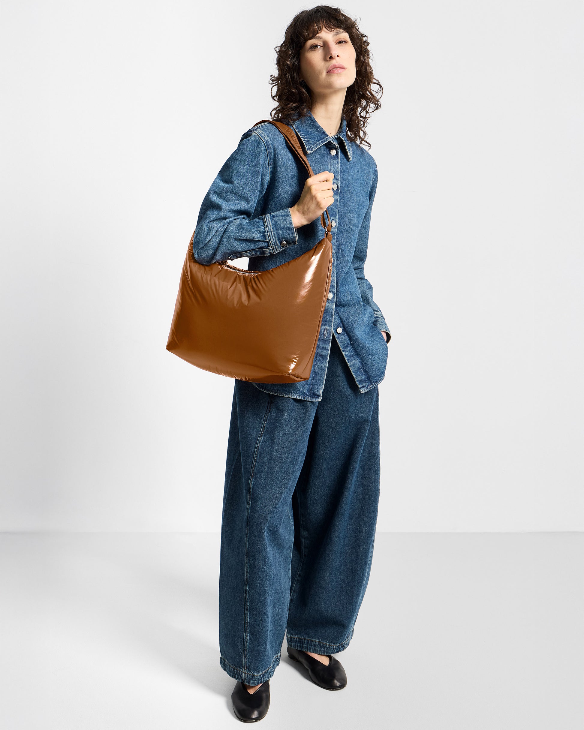 Mannequin avec hobo Bag coloris brun chaud avec finition brillante - Wouf