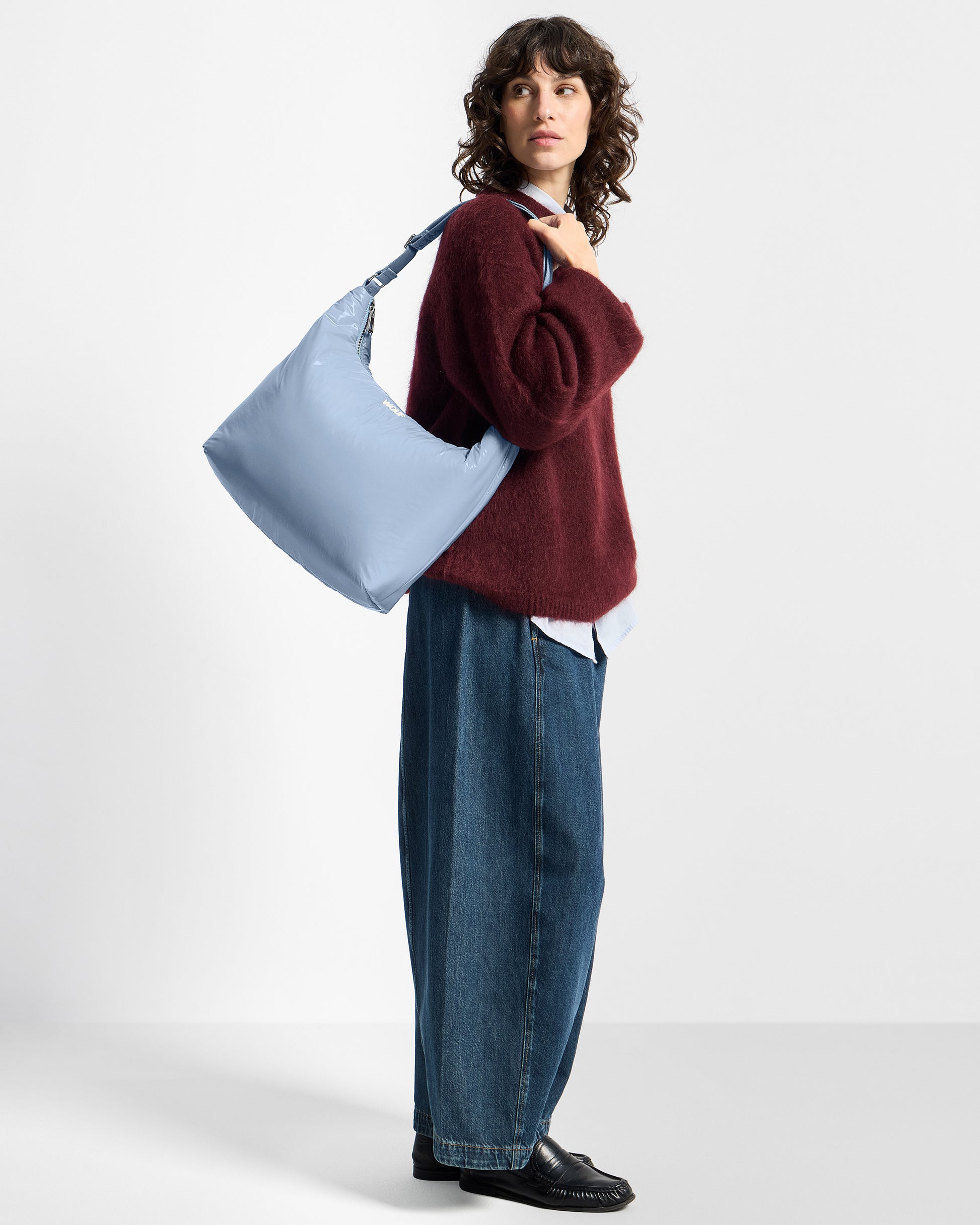 Mannequin avec hobo Bag coloris bleu acier avec finition brillante - Wouf