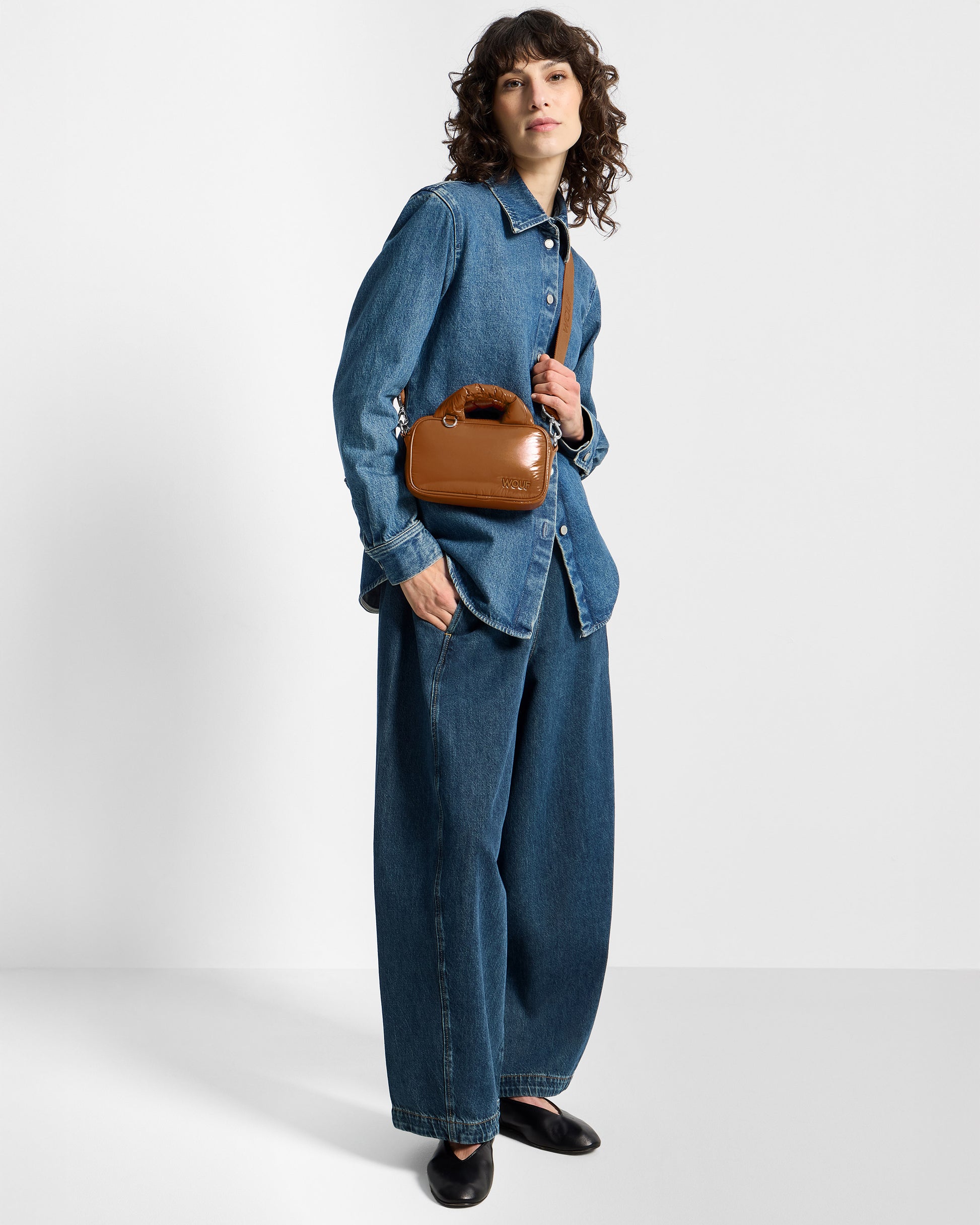Mannequin avec mini Bag coloris brun chaud avec finition brillante - Wouf