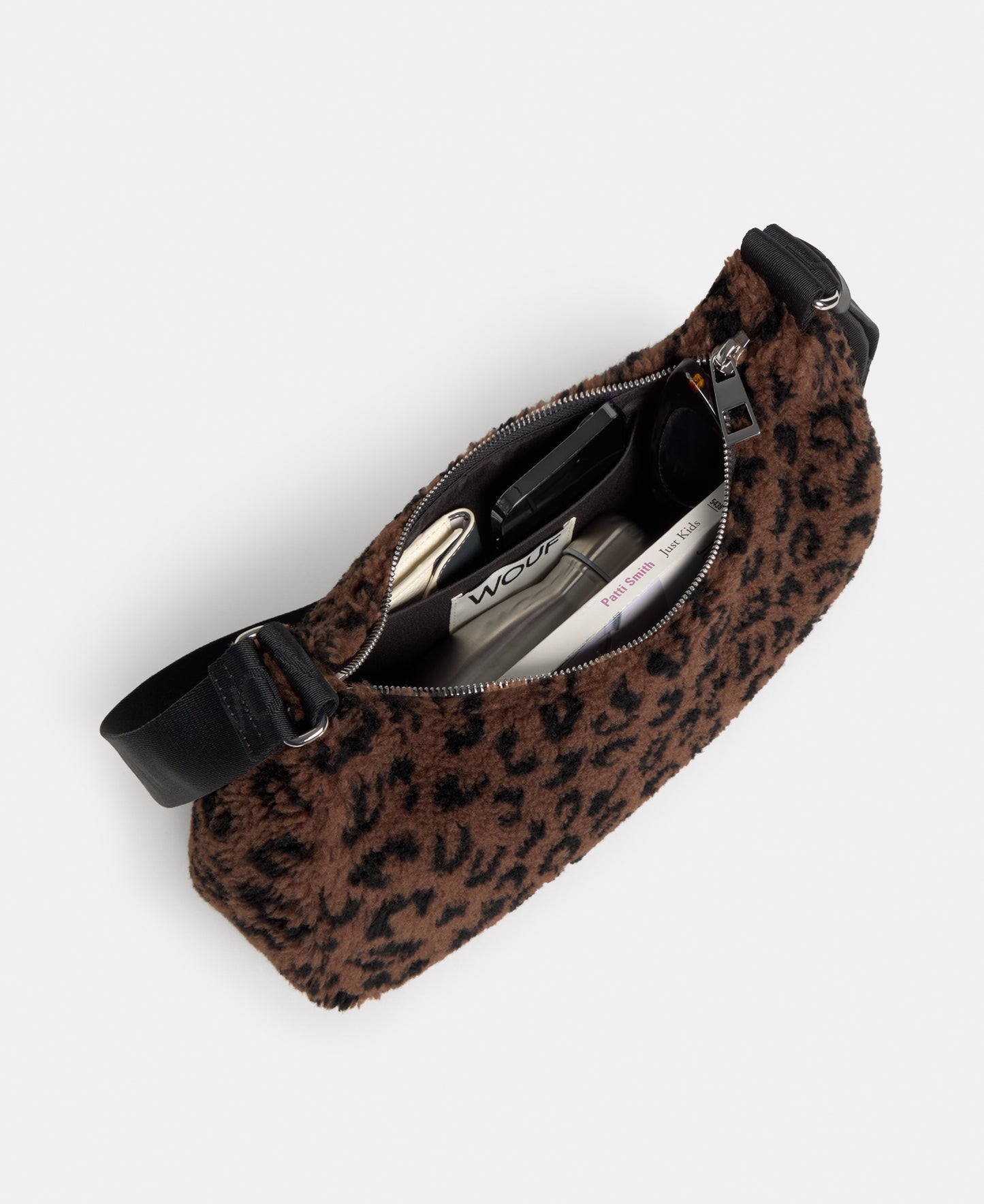Interior of the crossbody bag in teddy fabric with leopard print in brown and black tones - Wouf