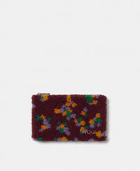 Pouch de tejido teddy con estampado floral multicolor sobre fondo burdeos - Wouf